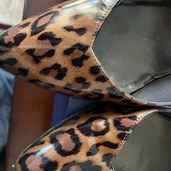 Stuart Weitzman Animal Print Heels - Picture 7 of 10